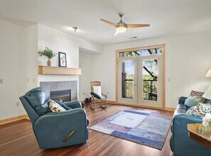 8253 Mayo Dr, Unit 204 in Madison, WI - Building Photo - Building Photo