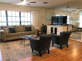 2536 44th Ave in Vero Beach, FL - Building Photo