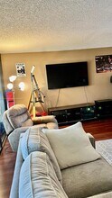 8711 SW 30th St in Davie, FL - Building Photo - Building Photo