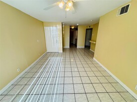 4086 N Pine Island Rd, Unit 506 in Sunrise, FL - Building Photo - Building Photo