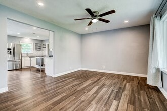 7011 Neff St in Houston, TX - Building Photo - Building Photo