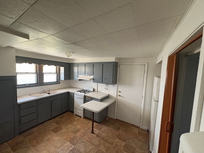 677 S 22nd St in Decatur, IL - Building Photo - Building Photo