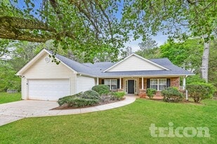 1710 Brush Creek Dr in Monroe, GA - Building Photo