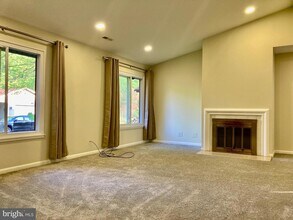 16 Aquarius Ct in Silver Spring, MD - Building Photo - Building Photo