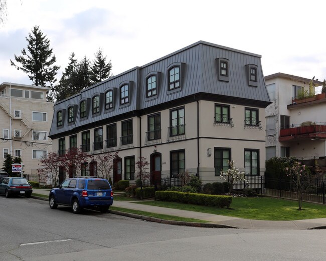 3003 Birch St in Vancouver, BC - Building Photo - Primary Photo