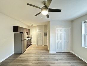 1621 N Humboldt Blvd, Unit J01P in Chicago, IL - Building Photo - Building Photo