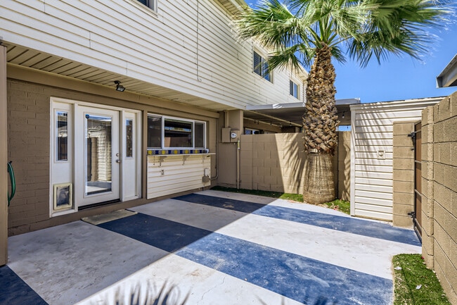 8476 E Chaparral Rd in Scottsdale, AZ - Building Photo - Building Photo