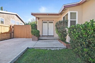 11856 Beatrice St in Culver City, CA - Building Photo - Building Photo