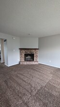 204 NE Cedar Ct in Blue Springs, MO - Building Photo - Building Photo