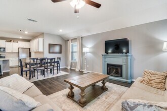 158 Coyote Trl in Caddo Mills, TX - Foto de edificio - Building Photo