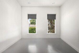 108 Pierce St in Houston, TX - Building Photo - Building Photo