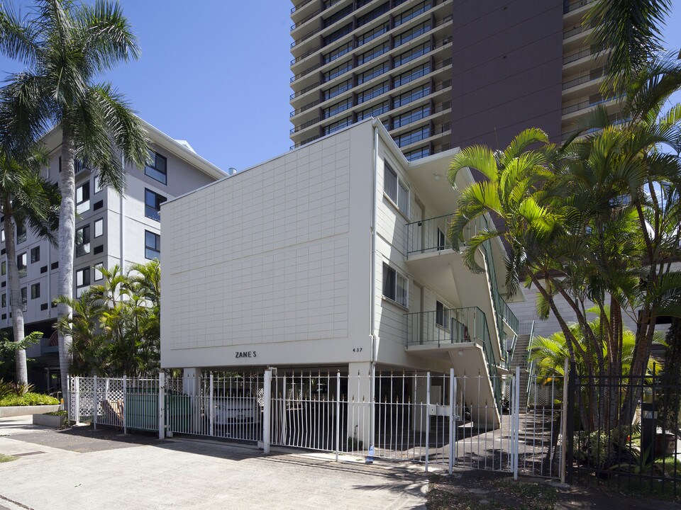 437 Namahana St in Honolulu, HI - Building Photo