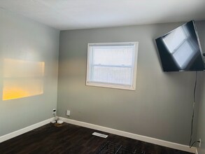 110 Hall Ct in Greenwood, IN - Building Photo - Building Photo