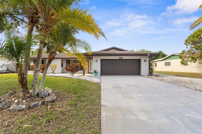 property at 818 Southern Pine Ln