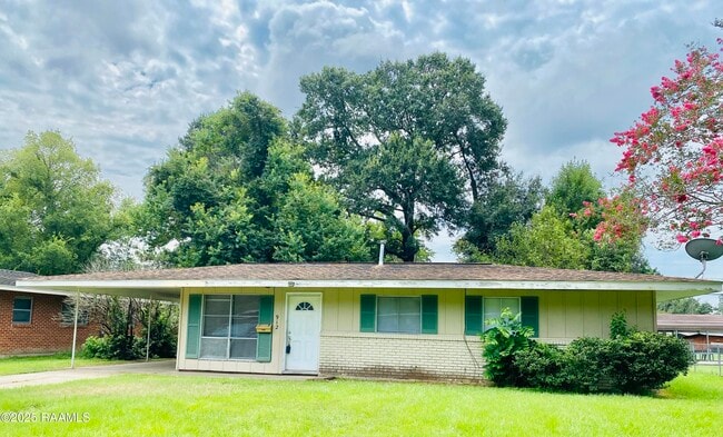 property at 912 Choctaw Dr