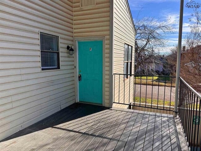 1611 Bell St in Wichita Falls, TX - Foto de edificio - Building Photo