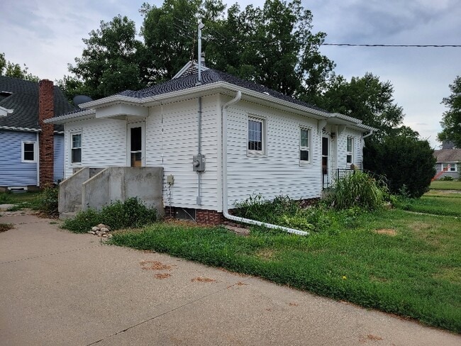property at 1404 5th St