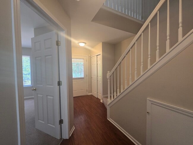 250 W Whispering Oaks Ln in Round Lake, IL - Building Photo - Building Photo