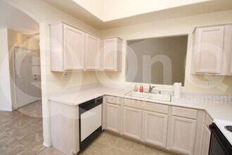 2316 E Kelton Ln in Phoenix, AZ - Foto de edificio - Building Photo