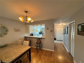 10041 Maddox Ln in Bonita Springs, FL - Foto de edificio - Building Photo