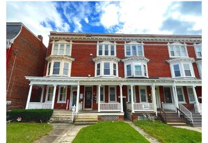 918 W King St in York, PA - Building Photo
