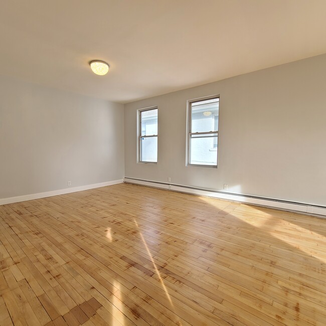 6115 Monitor Pl, Unit 2nd Floor in West New York, NJ - Building Photo - Building Photo