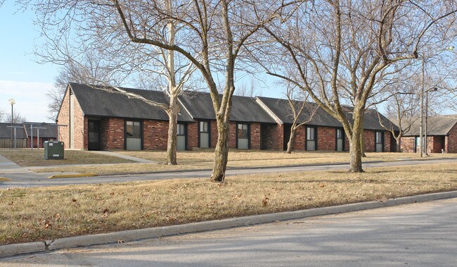 Edgewood Homes in Lawrence, KS - Building Photo - Building Photo