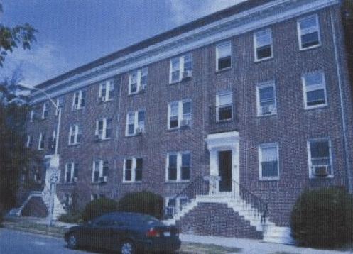 300 E 32nd St in Baltimore, MD - Building Photo