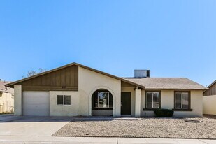 9103 N 63rd Ln in Glendale, AZ - Building Photo