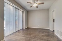 10529 Sandpiper Ln in Dallas, TX - Building Photo - Building Photo