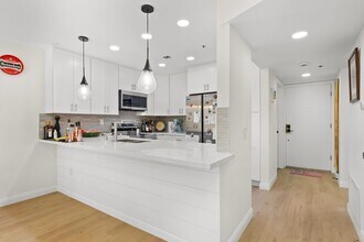 2568 Albatross St in San Diego, CA - Building Photo - Building Photo
