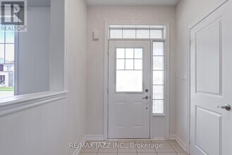 166 Coronation Rd in Whitby, ON - Building Photo - Building Photo
