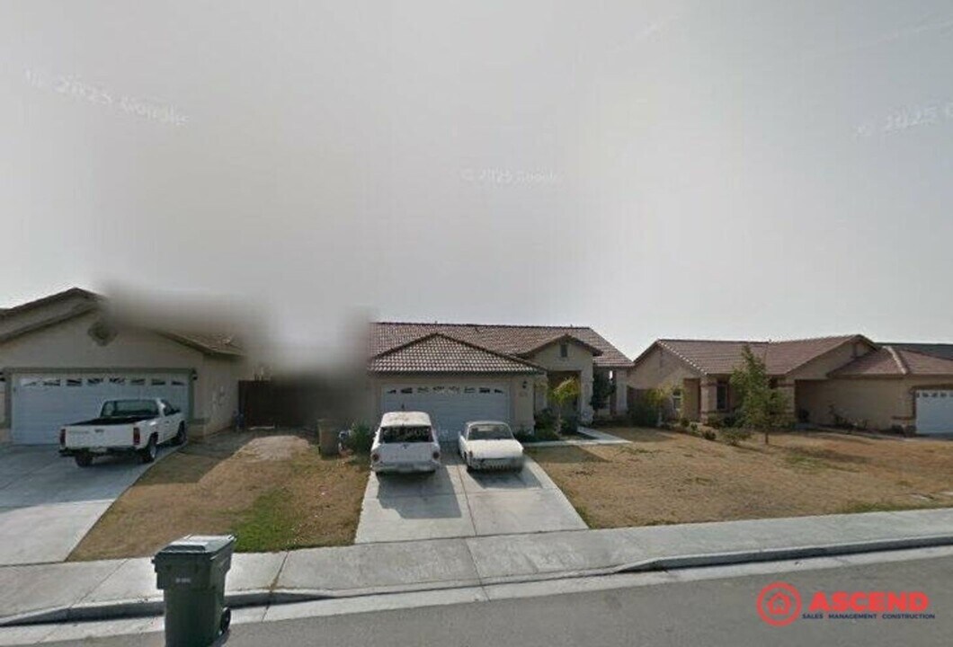 9109 Sentido Dr in Bakersfield, CA - Building Photo