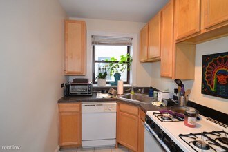 1255 W Henderson St-Unit -Unit IG*TH in Chicago, IL - Building Photo - Building Photo