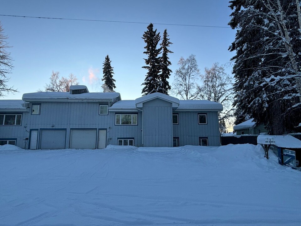 825 Andrew St in Fairbanks, AK - Building Photo