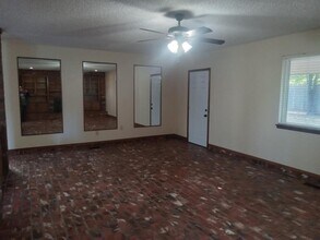 312 Christopher Todd Dr in Moore, OK - Foto de edificio - Building Photo