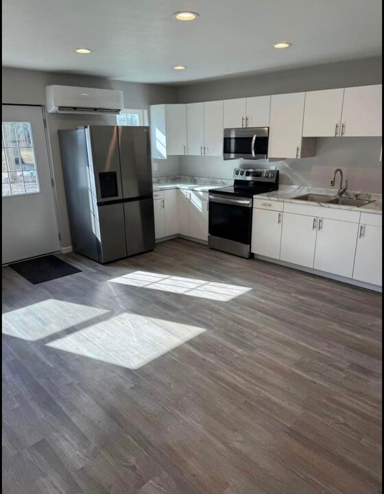 7452 IN-59 in Jasonville, IN - Building Photo