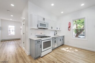 48 N York St in Paterson, NJ - Building Photo - Building Photo