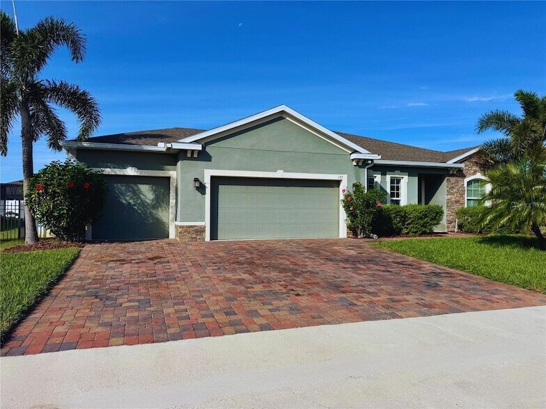 157 Loblolly Ln in Davenport, FL - Foto de edificio