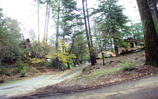 19 Lukens Pl in Angwin, CA - Foto de edificio