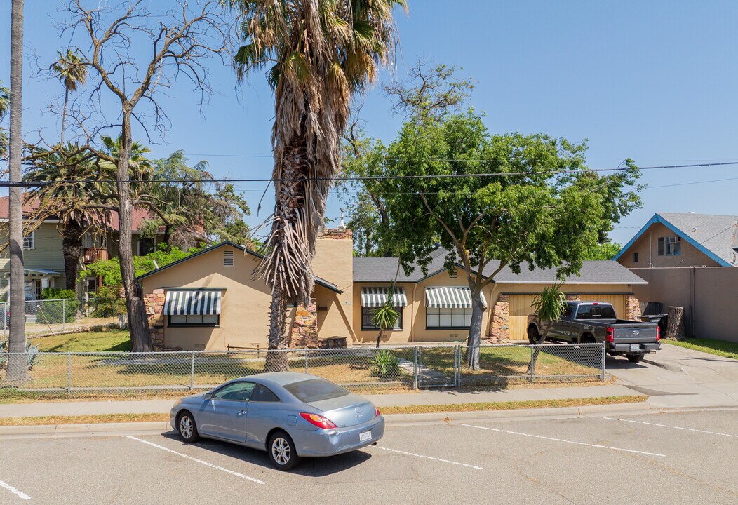 2523 5th St in Ceres, CA - Foto de edificio