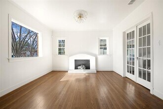 5623 McCommas Blvd in Dallas, TX - Building Photo - Building Photo