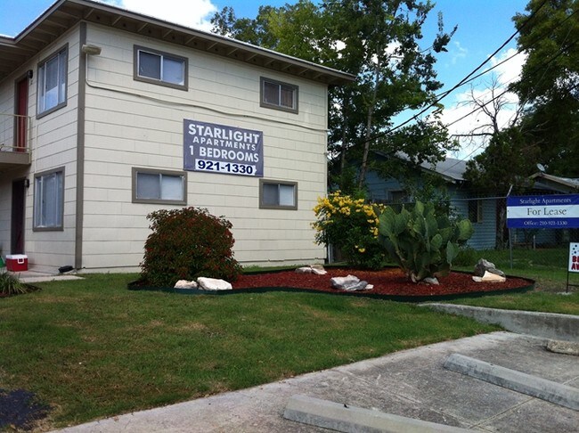 Starlight Park Apartments in San Antonio, TX - Building Photo - Building Photo