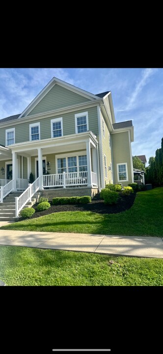 22 California Ave in Oakmont, PA - Building Photo