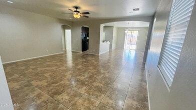 42447 W Capistrano Dr in Maricopa, AZ - Building Photo - Building Photo