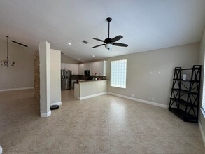 9325 Cove Point Cir in Boynton Beach, FL - Building Photo - Building Photo