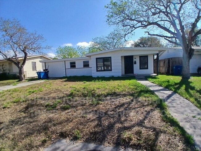 1506 Crosby St in Portland, TX - Building Photo - Building Photo