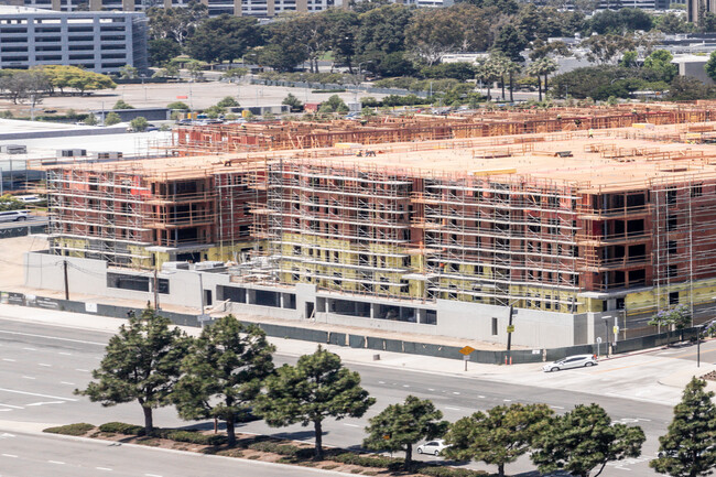 Lexington at Central Park West in Irvine, CA - Building Photo - Building Photo