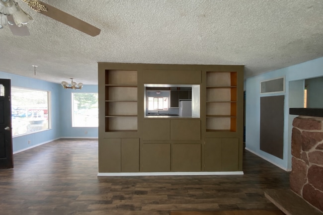 property at 111 E Sherwood Rd