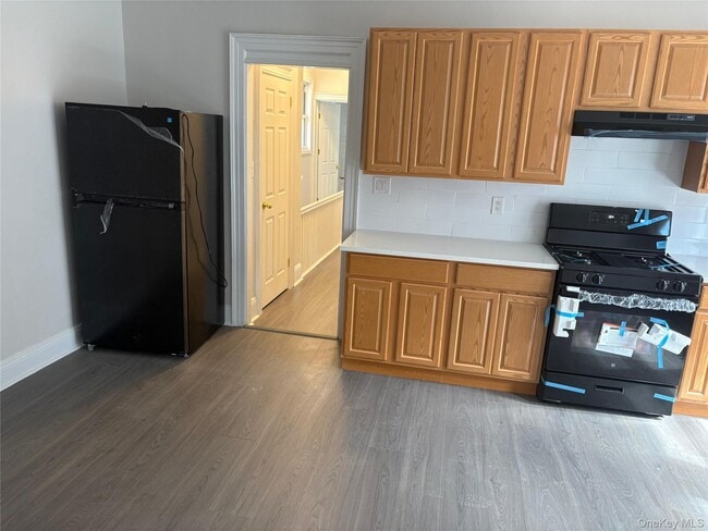 675 E 230th St in Bronx, NY - Building Photo - Building Photo